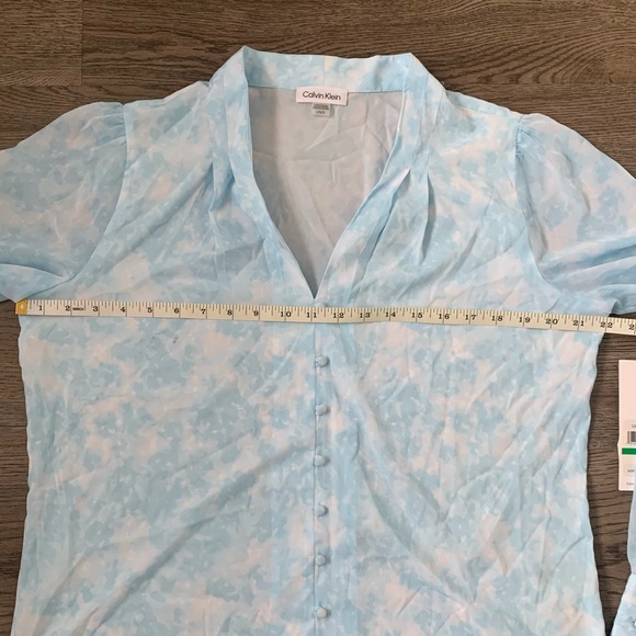 Calvin Klein Printed V-Neck Blouse - Size L - Blue - NWT - Picture 6 of 11
